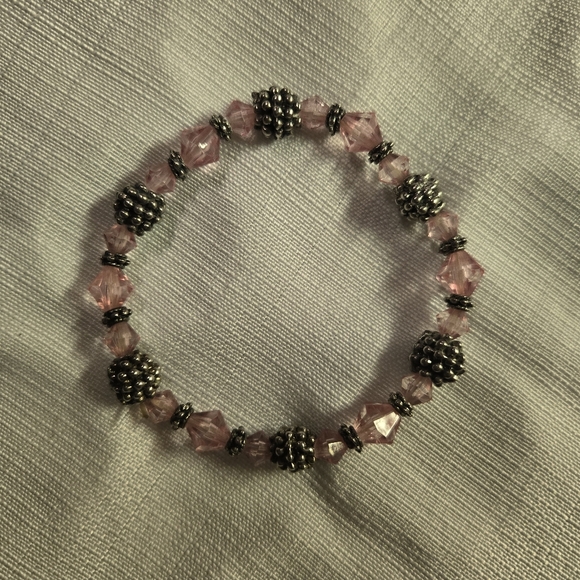 Bracelets - Picture 3 of 7